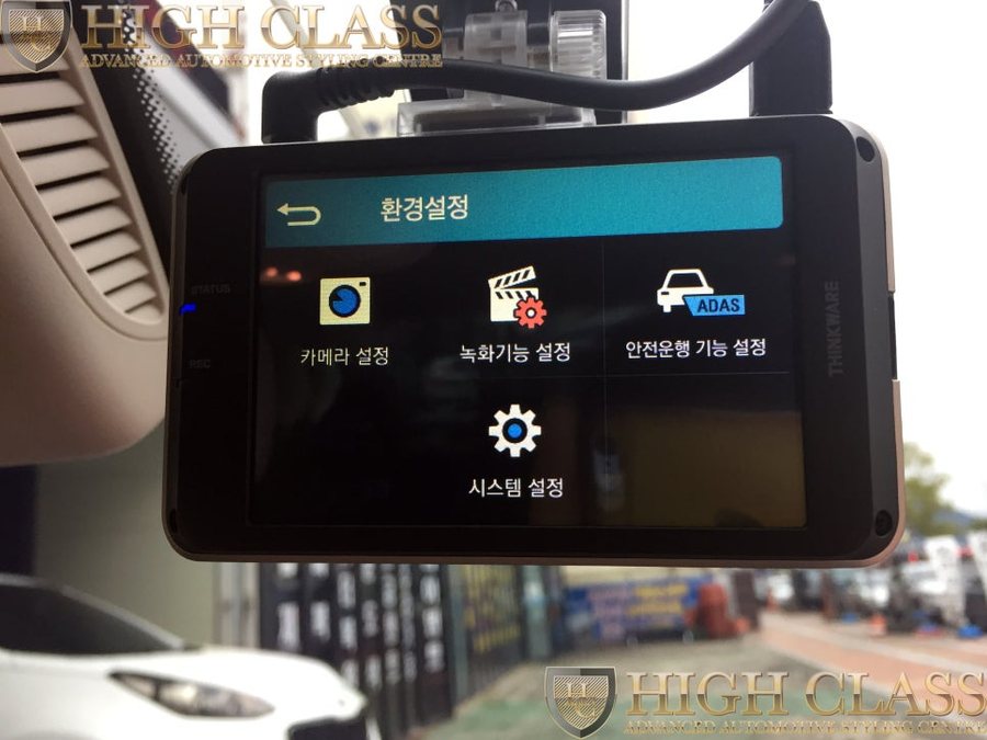 창원 블랙박스 보조배터리 신형 벤츠E200 아이나비QXD1000알파와 에코파워팩10c 조합