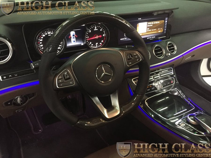 벤츠 E220d D컷 핸들 리얼카본을 E클래스에 더해봐