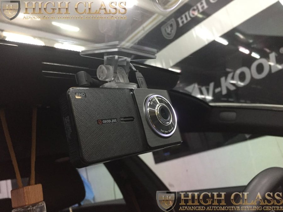 창원 블랙박스 설치 아이나비QXD950 미니와 보조배터리 벤츠 CLS400에 장착