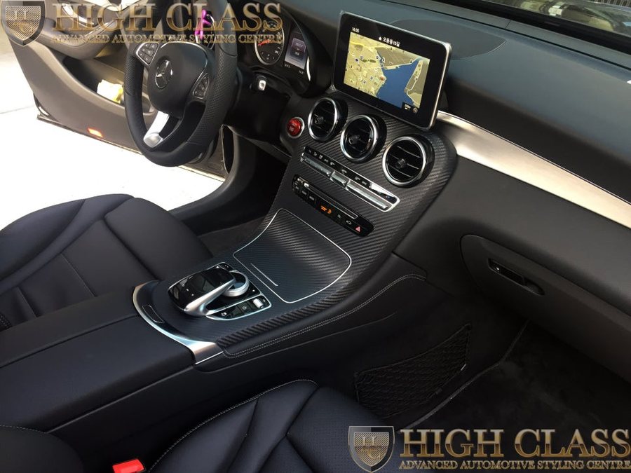 창원 랩핑 벤츠 GLC220d 실내 센터페시아에 카본 시공