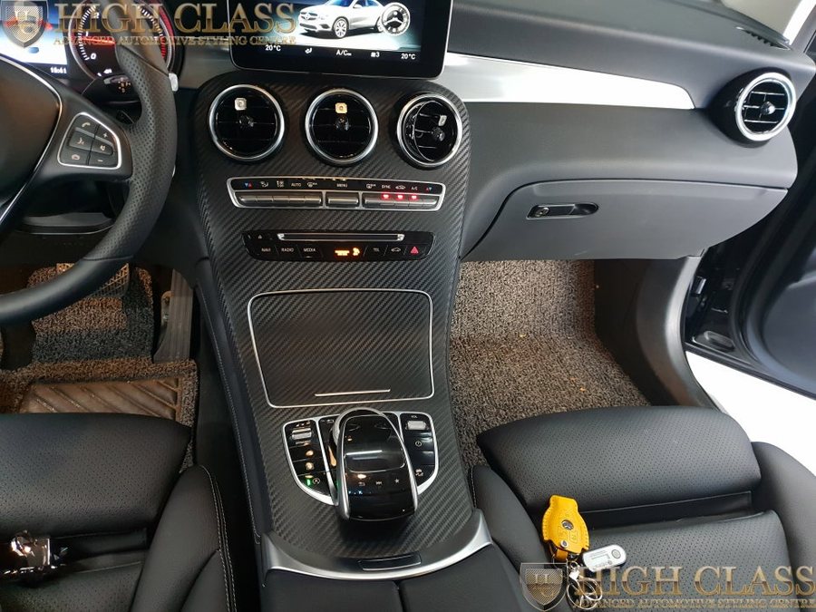 벤츠 GLC 220d 실내 카본랩핑과 AMG 스포츠 페달