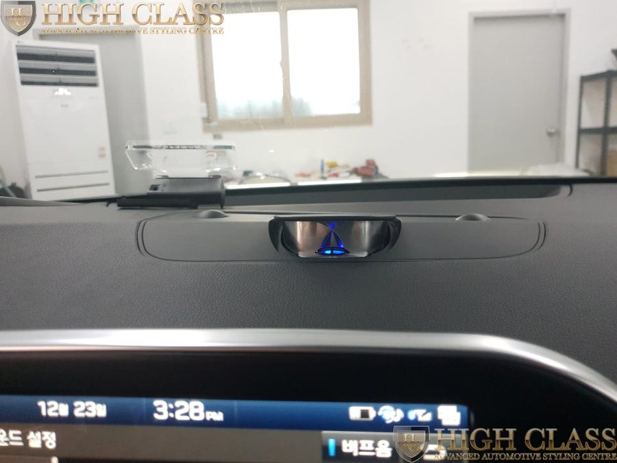 그랜저 IG 전동센터스피커 장착 압도된 분위기