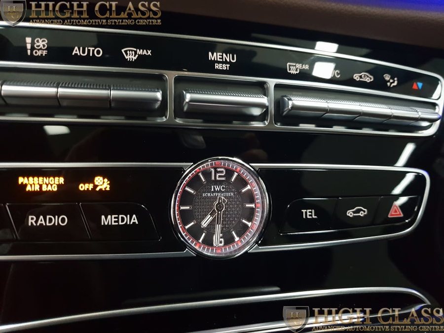 벤츠 E클래스 E53 AMG 순정 IWC 시계 한등급 업그레이드