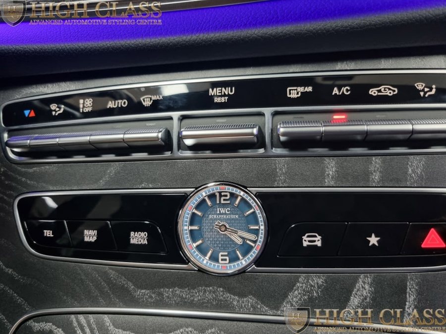 벤츠 E클래스 익스클루시브 페리 IWC 시계 블루색상 구축