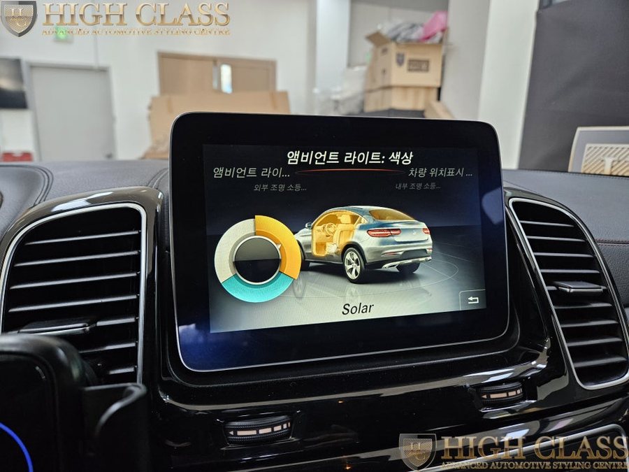 벤츠 GLE 온도 조절이 가능한 핸들열선, 12색 엠비언트 확장 시공