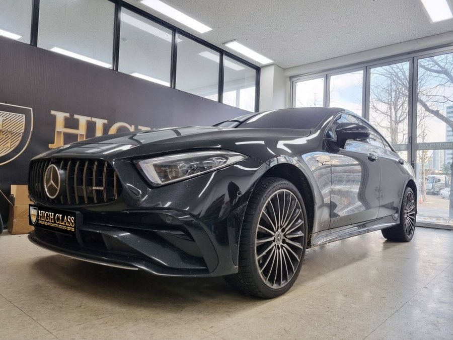 벤츠 CLS 450 레드 안전벨트 베이지시트에 최고의 컬러