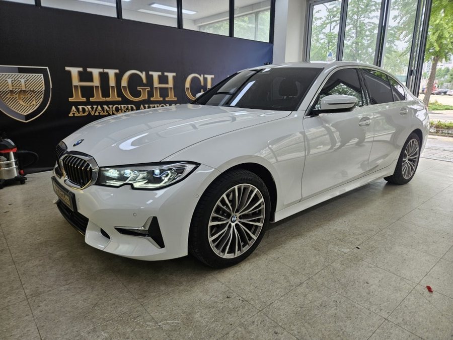 BMW 330i 광각미러 차선 변경과 주차를 더 쉽고 안전하게