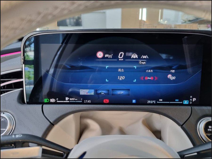 벤츠E클래스 E220d HUD 헤드업디스플레이 W214 빠진옵션