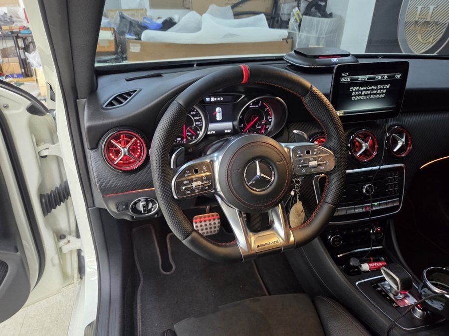 벤츠 A클래스 W176 신형 AMG D컷 핸들 + 통풍시트