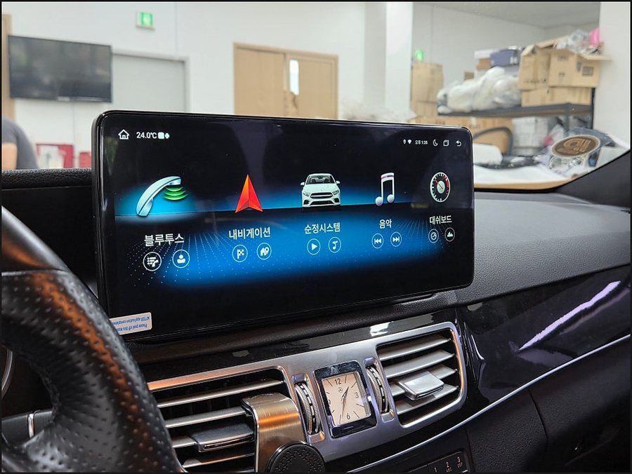 벤츠 E클래스 W212 안드로이드올인원 - 모니터 블랙아웃 해결책