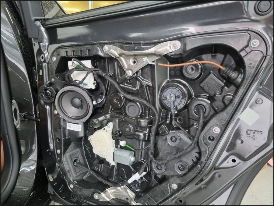 W214 벤츠 E클래스 리어 커튼 뒷좌석 탑승자를 위한 정품 옵션
