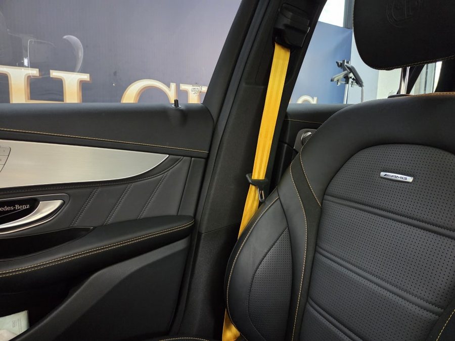 벤츠 GLC AMG 옐로우 컬러 안전벨트