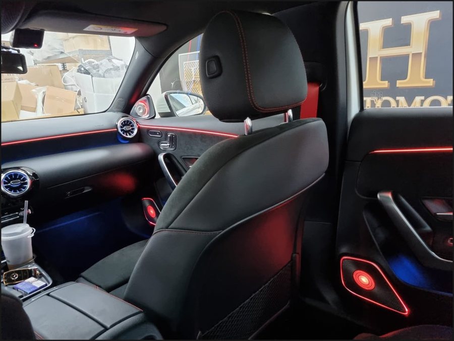 신형 벤츠A클래스 A35AMG 코딩, 4D부메스터, 미드레인지 도어라인 엠비언트