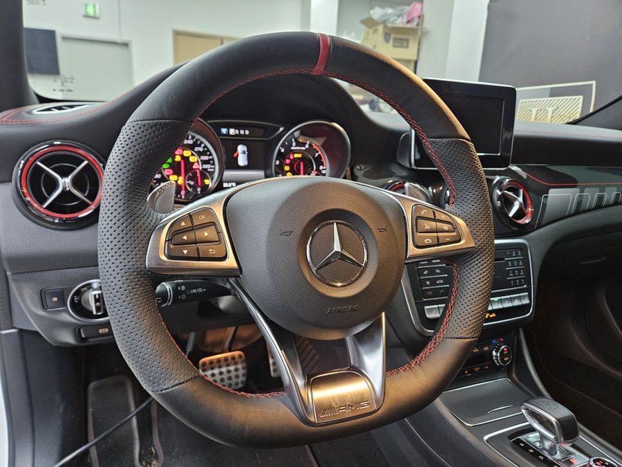벤츠 GLA X156 AMG 핸들열선 / 안드로이드 오토 코딩 / 후방 카메라 수리