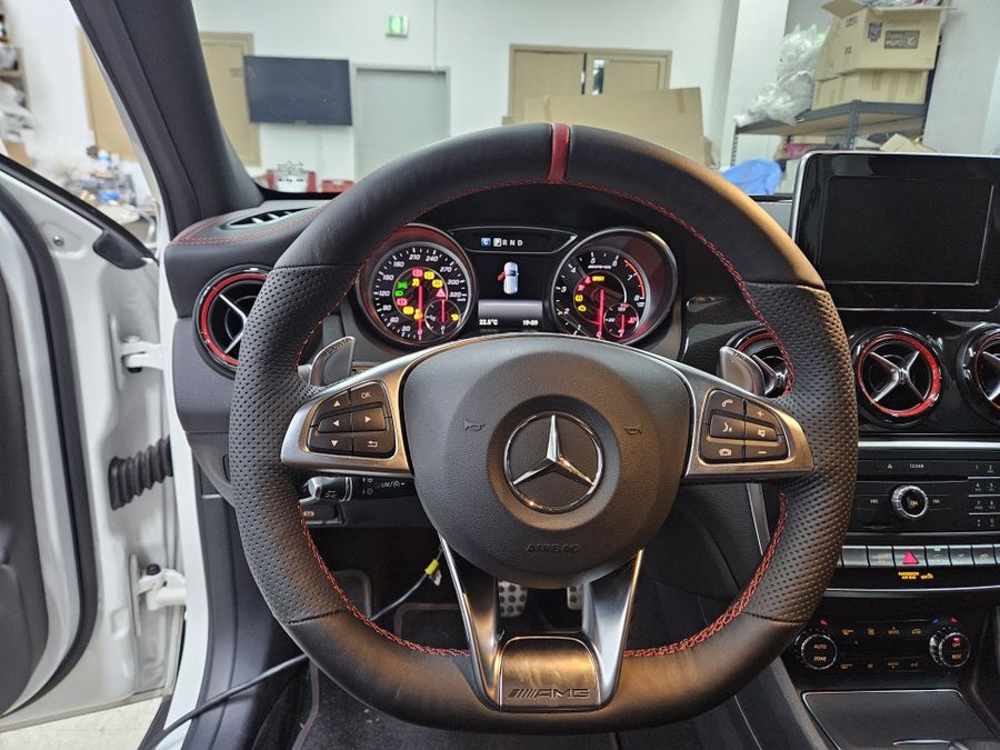 벤츠 GLA X156 AMG 핸들열선 / 안드로이드 오토 코딩 / 후방 카메라 수리