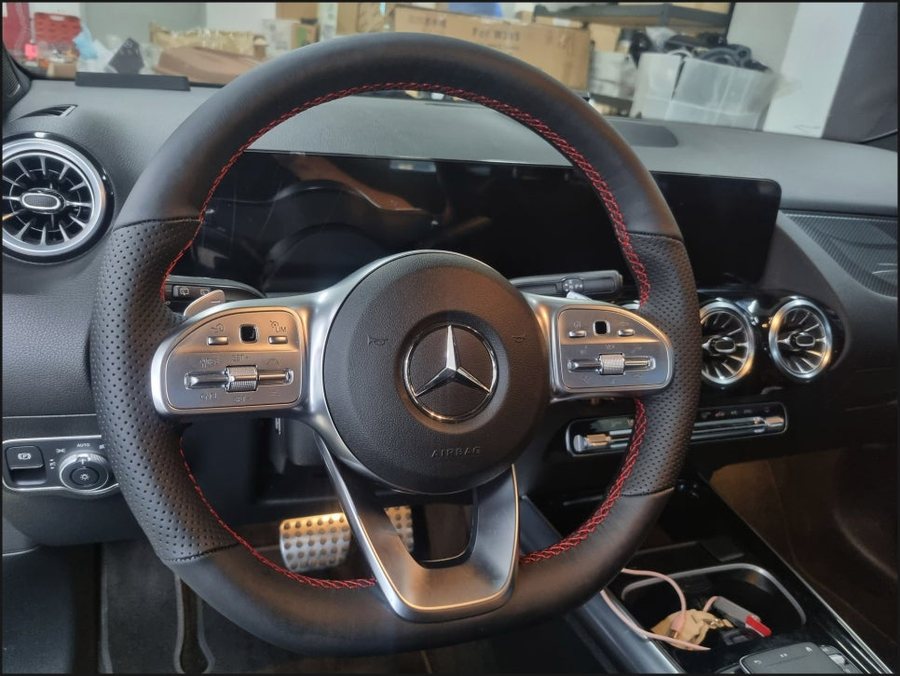 GLA 핸들열선 벤츠 GLA250 시공 | 겨울을 따뜻하게 보내는 버튼
