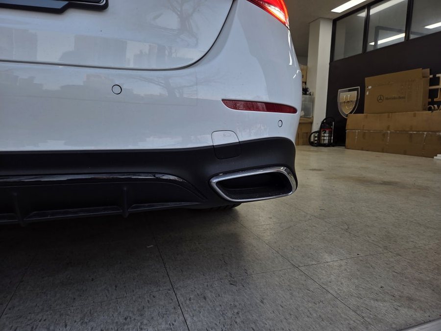 벤츠 E클래스 AMG 세로그릴 디퓨저 듀얼 머플러팁 신형 바디킷