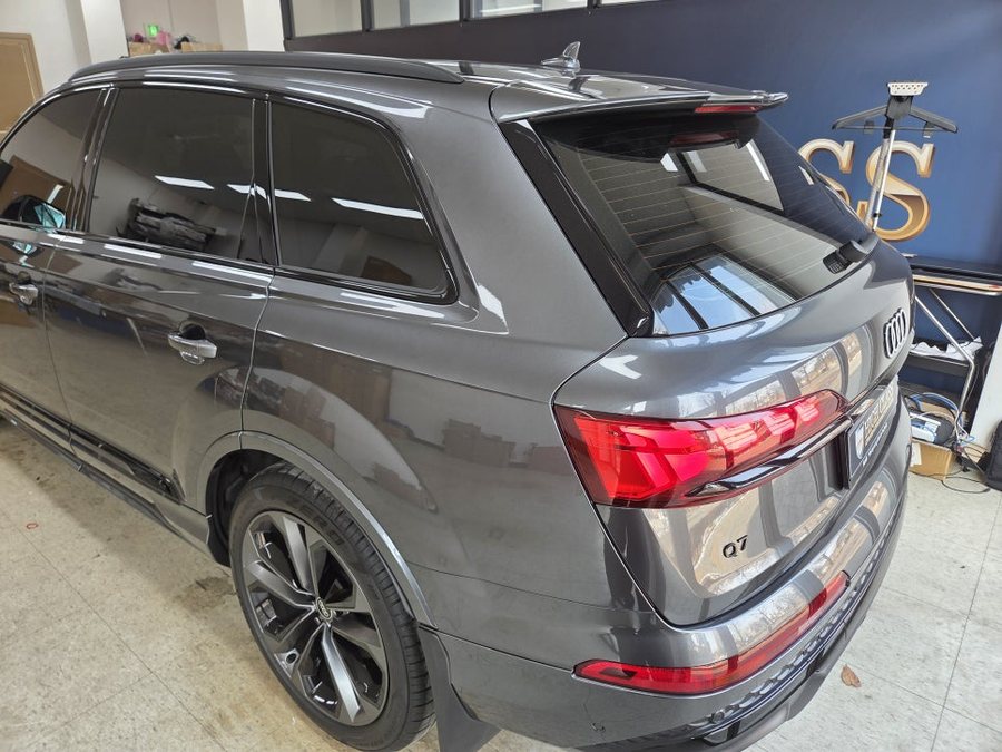 아우디 Q7 50 TDI 뱅앤올롭슨 전동트위터 시공 위치