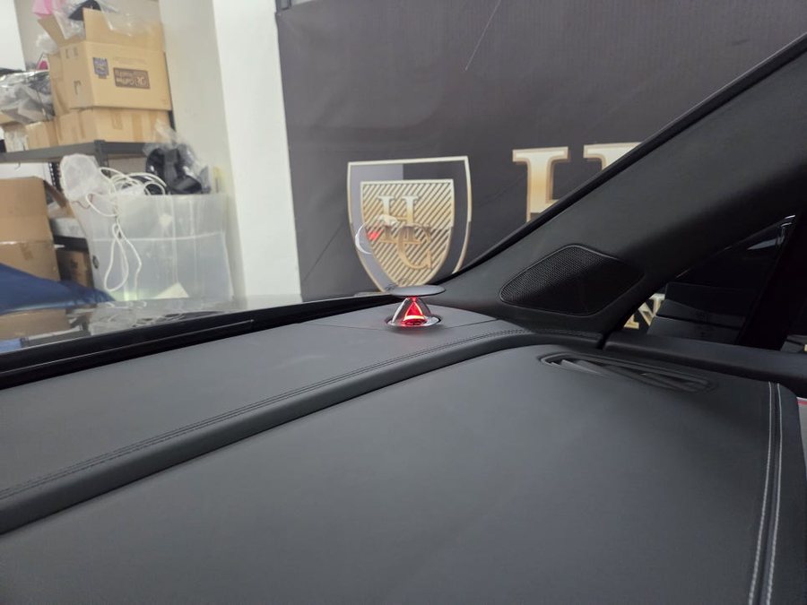 아우디 Q7 50 TDI 뱅앤올롭슨 전동트위터 시공 위치
