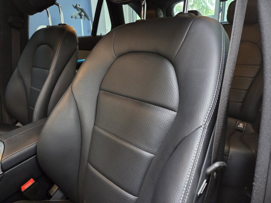 벤츠 GLC 300e 통풍옵션 추가 엠비언트와 함께 시공 가능한 매장
