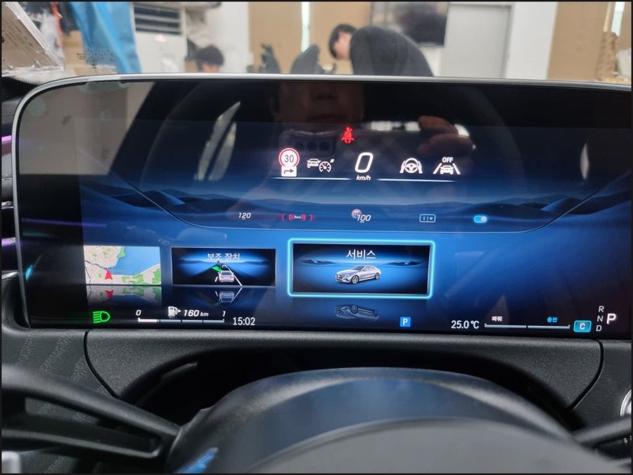 신형 E200 W214 순정 HUD 헤드업 레트로핏은 하이클라스