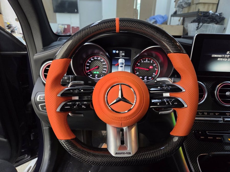 벤츠 GLC 63 AMG 잠자리 핸들 카본 구성