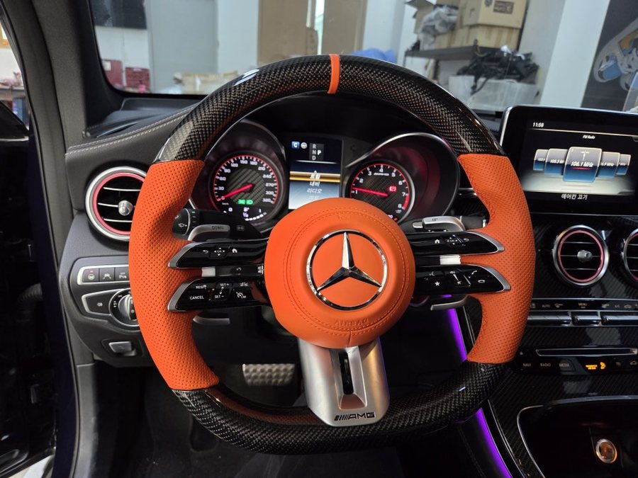 벤츠 GLC 63 AMG 잠자리 핸들 카본 구성