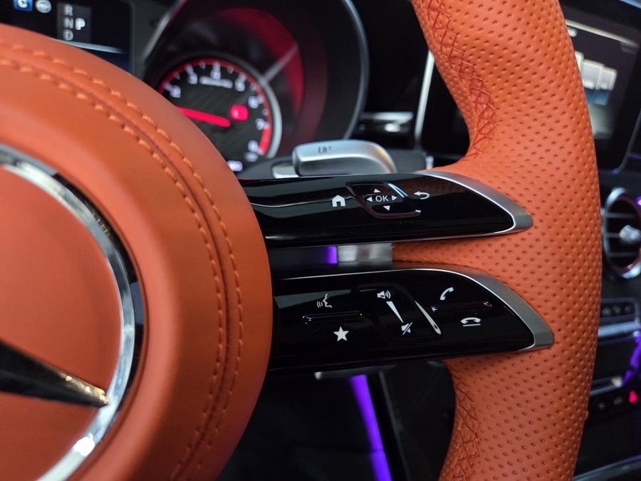 벤츠 GLC 63 AMG 잠자리 핸들 카본 구성