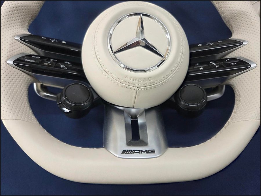 벤츠 CLS450 잠자리핸들 & 어질리티 셀렉트 버튼 시공으로 AMG 튜닝