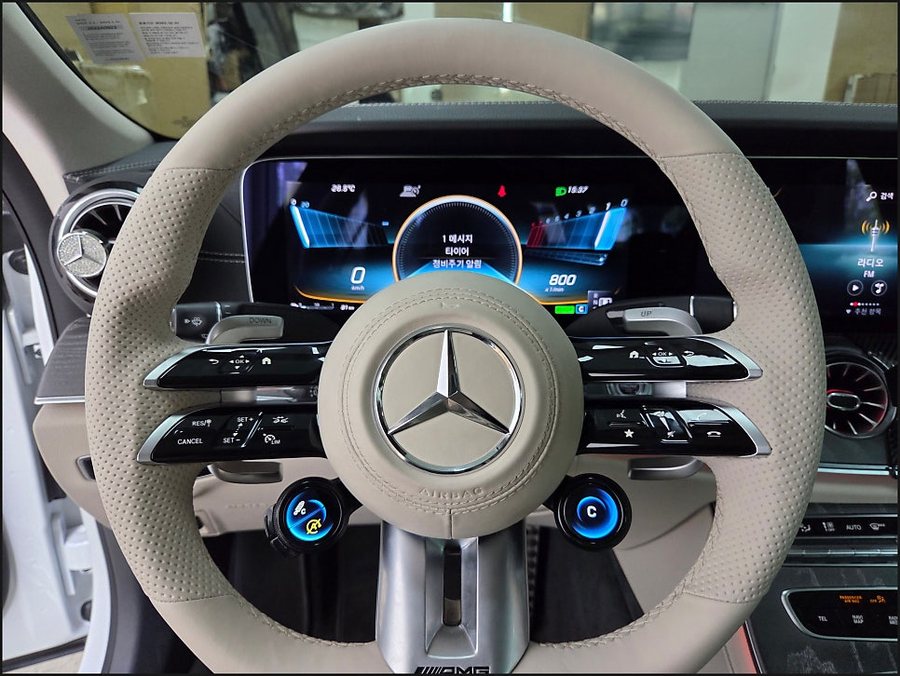벤츠 CLS450 잠자리핸들 & 어질리티 셀렉트 버튼 시공으로 AMG 튜닝