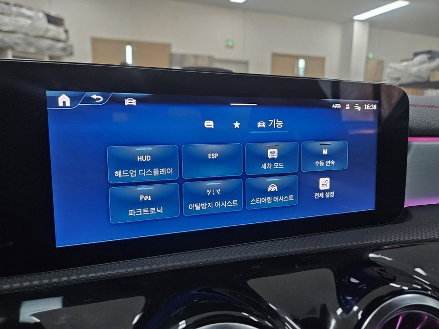벤츠 CLA 250 HUD 페이스리프트 모델 순정 옵션