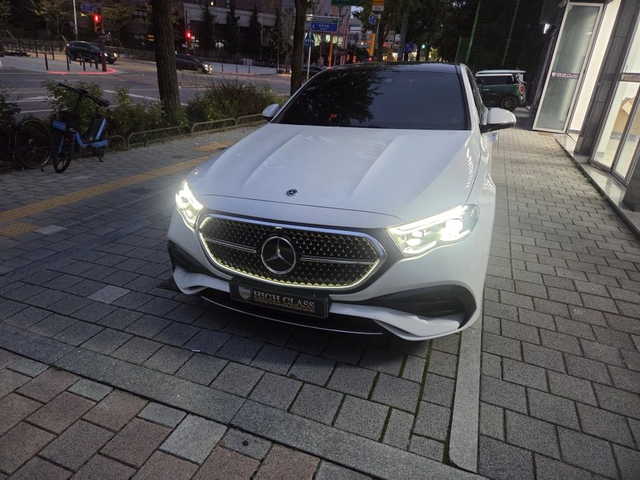 벤츠 E클래스 E300 옷걸이 거치대 발광그릴 깔끔한 시공 방법