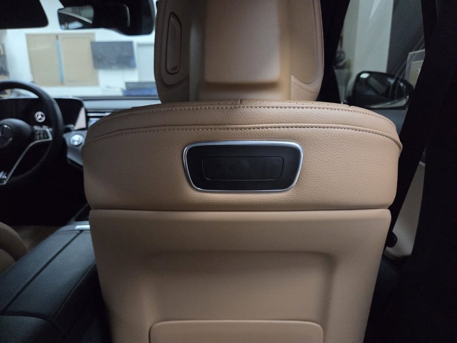 벤츠 E클래스 E300 옷걸이 거치대 발광그릴 깔끔한 시공 방법