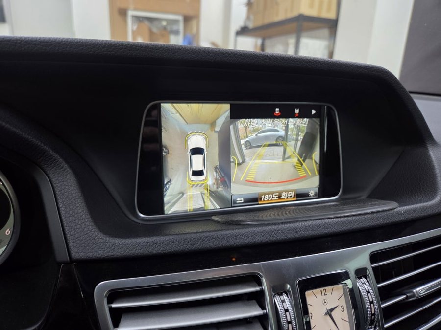 벤츠 E클래스 W212 카메라 수리