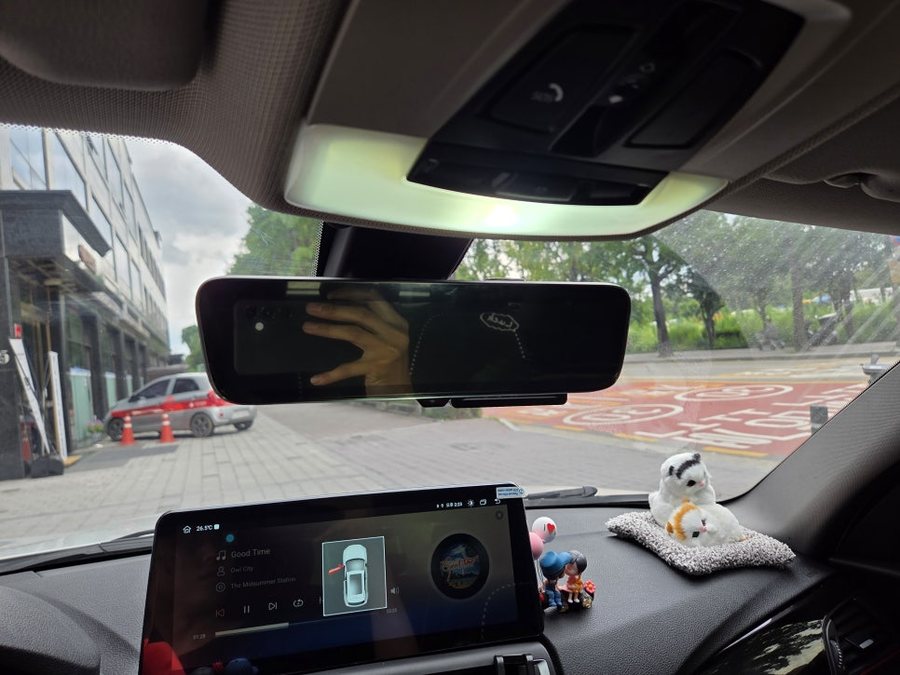 BMW F20 118d 해치백 디지털 룸미러