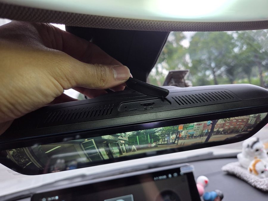 BMW F20 118d 해치백 디지털 룸미러
