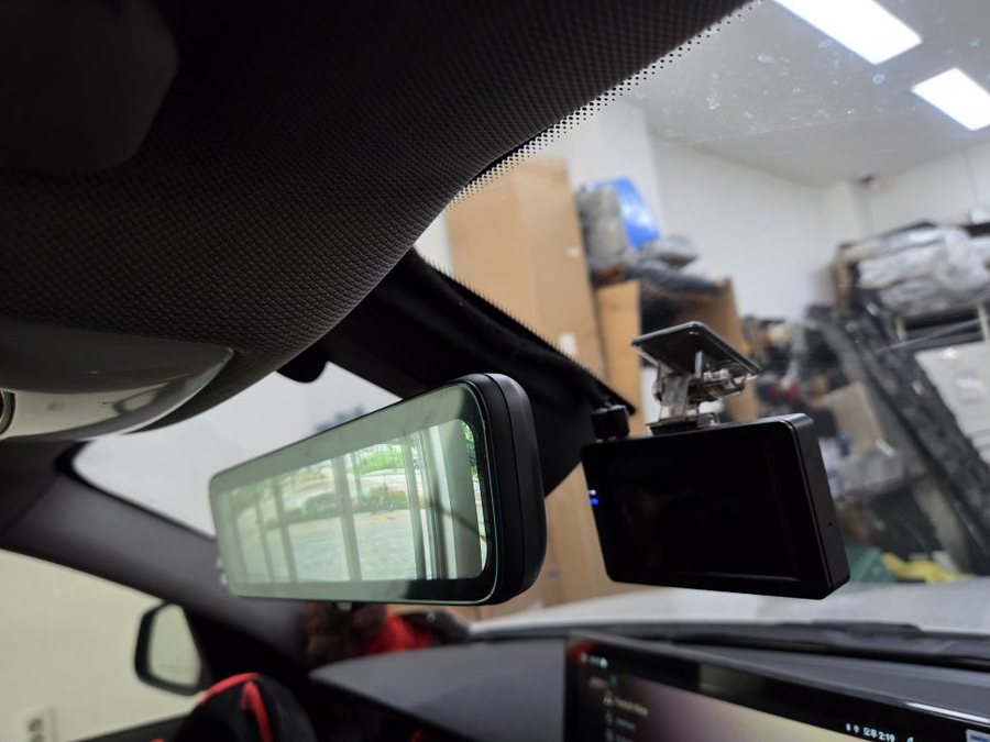 BMW F20 118d 해치백 디지털 룸미러