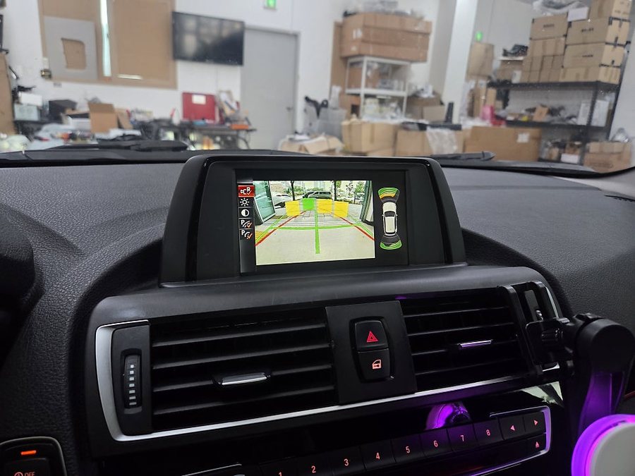 BMW f20 118d 안드로이드 올인원 모니터 12인치 크기
