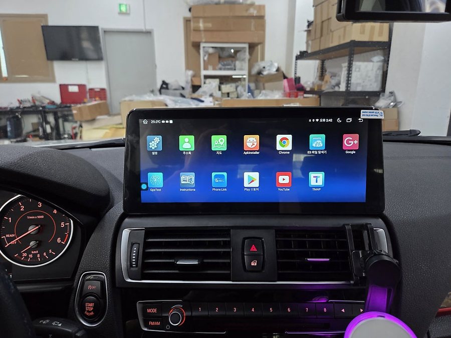 BMW f20 118d 안드로이드 올인원 모니터 12인치 크기