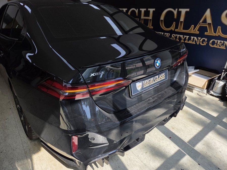 BMW G60 A필러 회오리 트위터 커버 엠비언트 스피커 추가