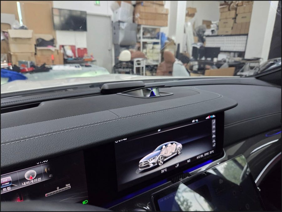 벤츠 CLS 전동센터스피커와 AMG 계기판 코딩, 실내 튜닝의 이유