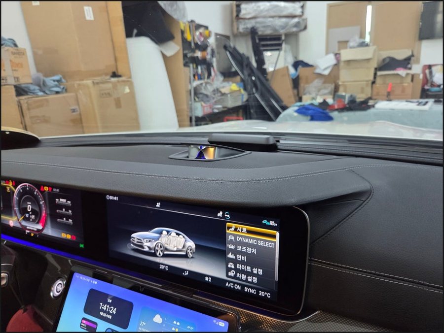 벤츠 CLS 전동센터스피커와 AMG 계기판 코딩, 실내 튜닝의 이유
