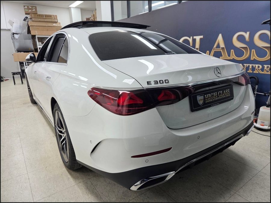 벤츠 E클래스 W214 E300 순정 리어 커튼, 2열 선쉐이드로 완성한 뒷좌석