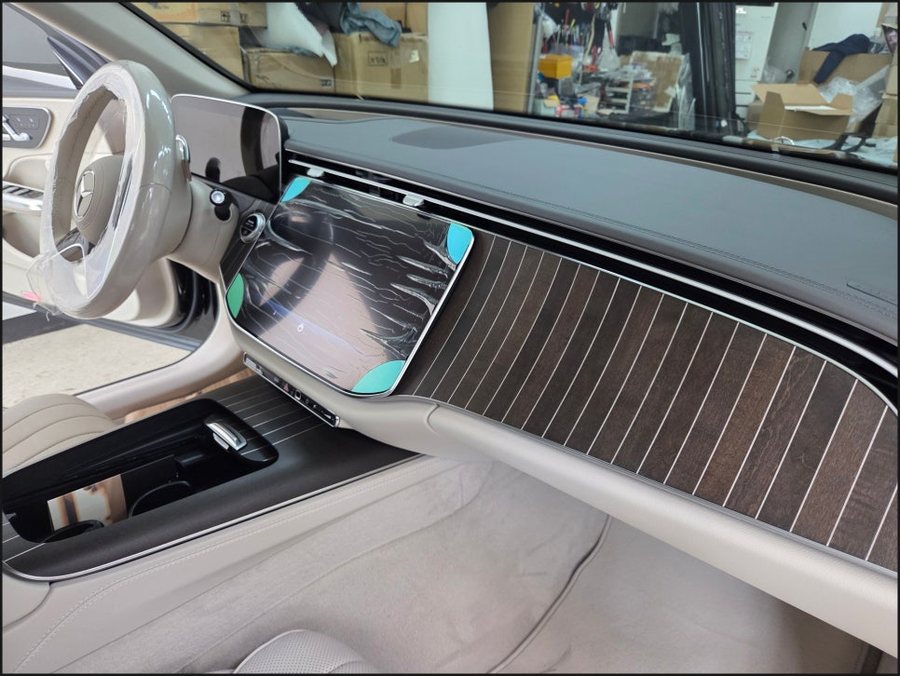 벤츠 E클래스 W214 E200 조수석 모니터·슈퍼스크린 시공, 실내 분위기가 달라지는 변화